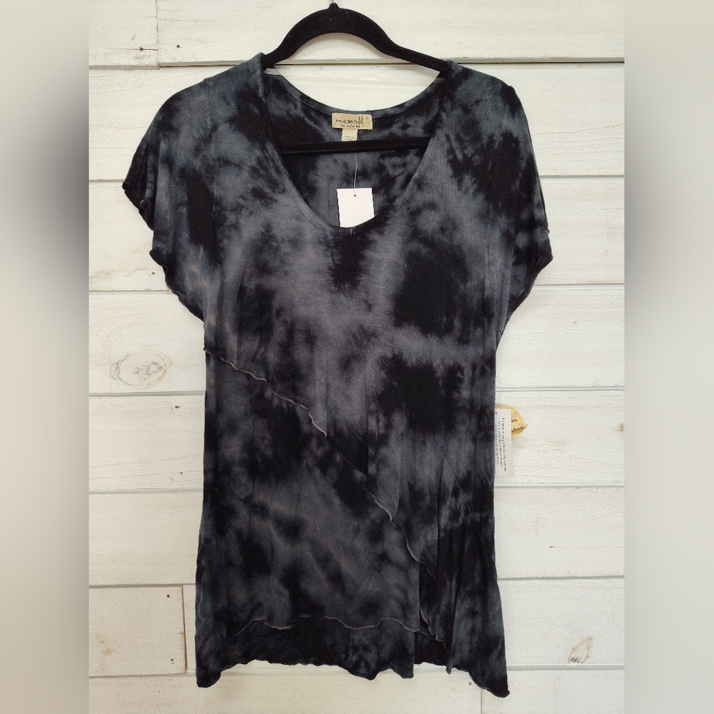 One World black tshirt
